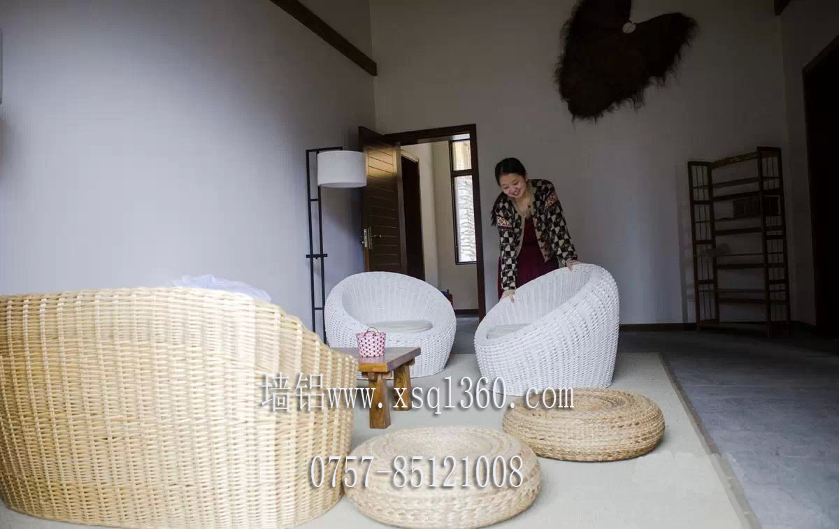 墻鋁廠(chǎng)家講述“最美女漢子”